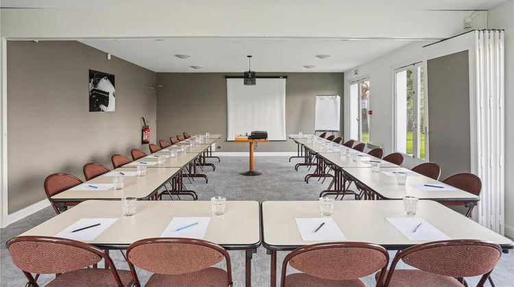 The 2 by Hotel Akena La Ferte Bernard Meeting