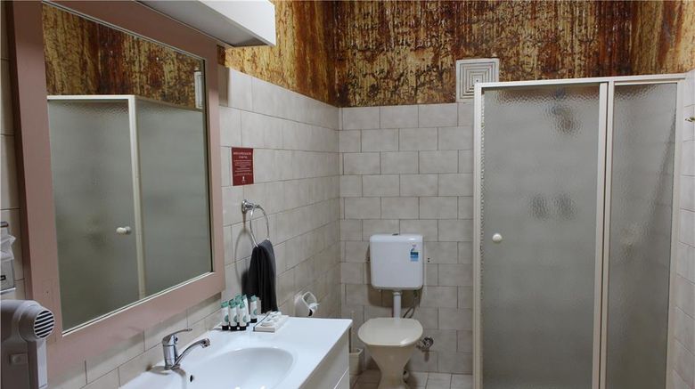 <b>Desert Cave Hotel Room</b>. Images powered by <a href="https://iceportal.shijigroup.com/" title="IcePortal" target="_blank">IcePortal</a>.