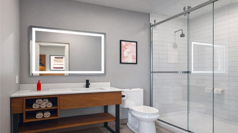<b>La Quinta Inn & Suites Miamisburg Room</b>. Images powered by <a href="https://iceportal.shijigroup.com/" title="IcePortal" target="_blank">IcePortal</a>.