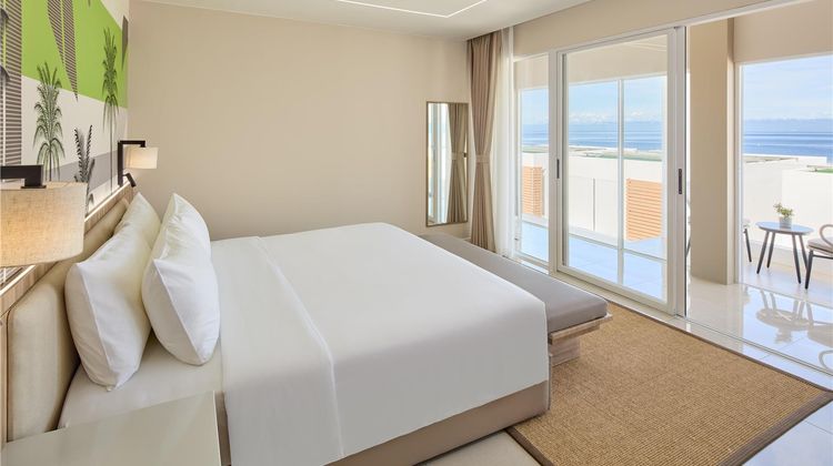 LIME Resort Bohol, a member of Radisson Suite