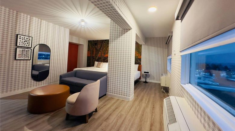 <b>Quality Inn & Suites Thunder Bay Suite</b>. Images powered by <a href="https://iceportal.shijigroup.com/" title="IcePortal" target="_blank">IcePortal</a>.