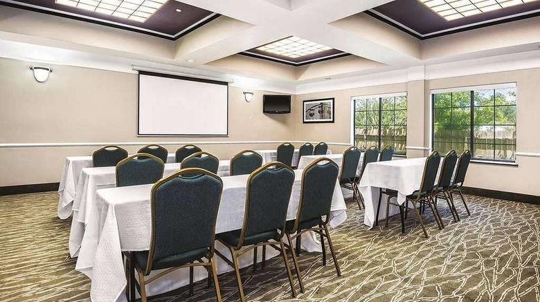 <b>Vista Del Sol Hotel Rosenberg Meeting</b>. Images powered by <a href="https://iceportal.shijigroup.com/" title="IcePortal" target="_blank">IcePortal</a>.