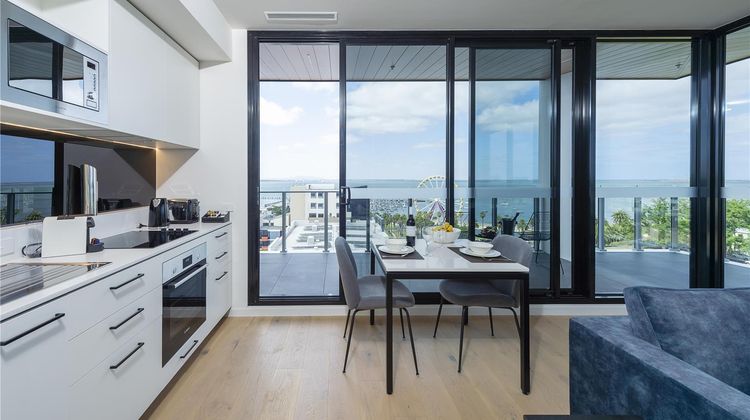 Oaks R Suites Geelong Room