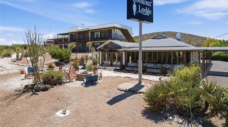 Tombstone Lookout Lodge Exterior
