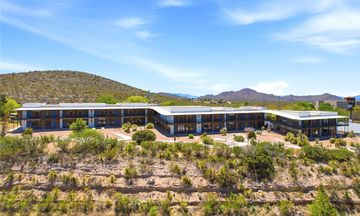 Tombstone Lookout Lodge