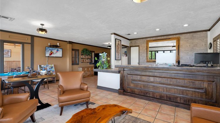 Tombstone Lookout Lodge Lobby