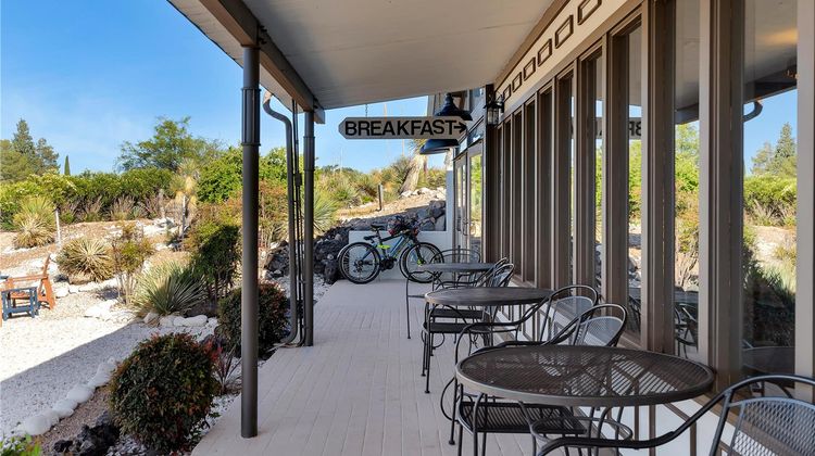 Tombstone Lookout Lodge Restaurant