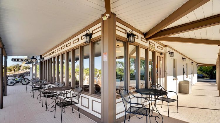 Tombstone Lookout Lodge Restaurant