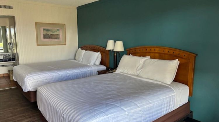 Tombstone Lookout Lodge Room