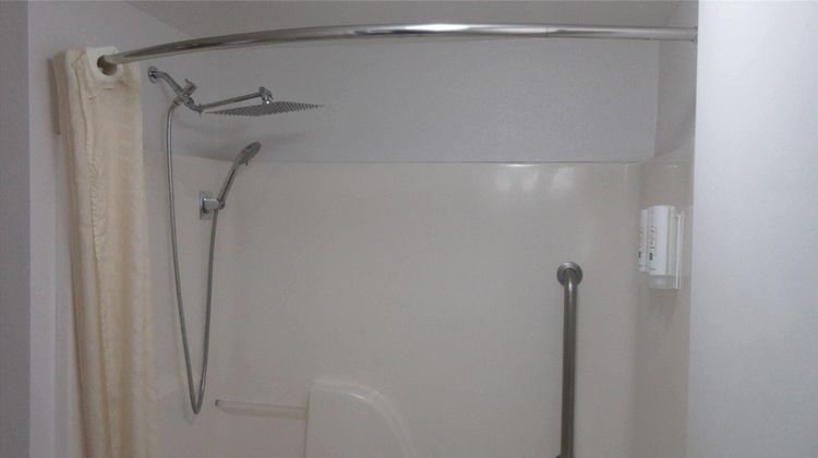 Quality Inn Carlin Room