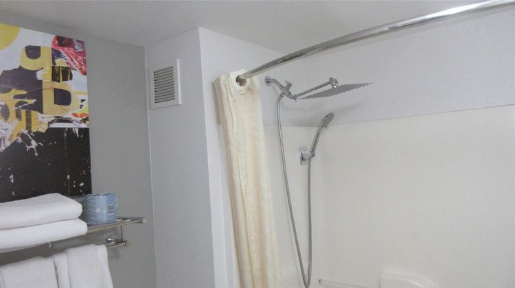 Quality Inn Carlin Room