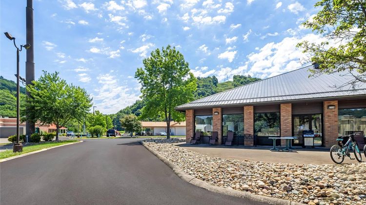 Quality Inn Exterior