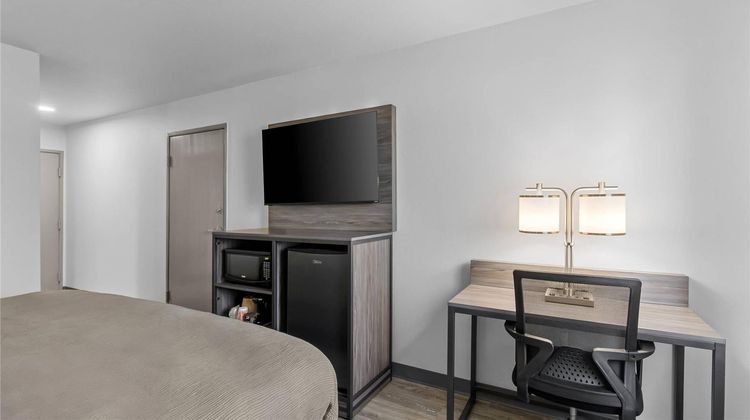 Quality Inn Room