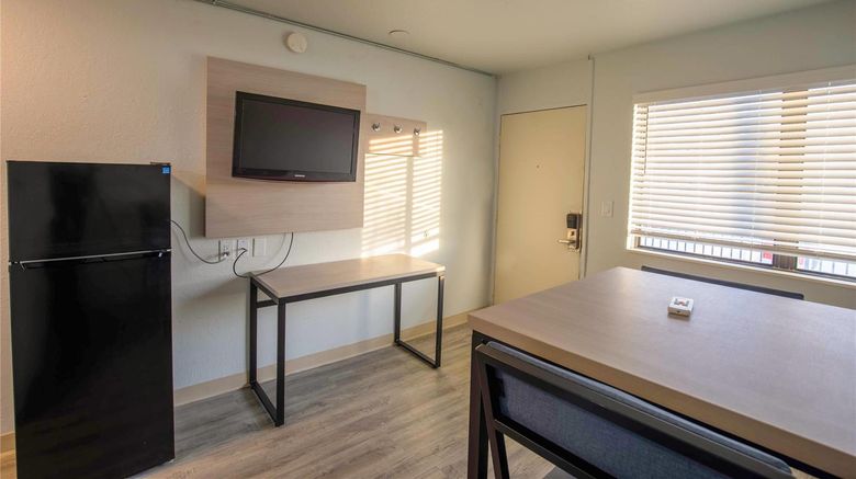 <b>Suburban Studios South Bend Suite</b>. Images powered by <a href="https://iceportal.shijigroup.com/" title="IcePortal" target="_blank">IcePortal</a>.