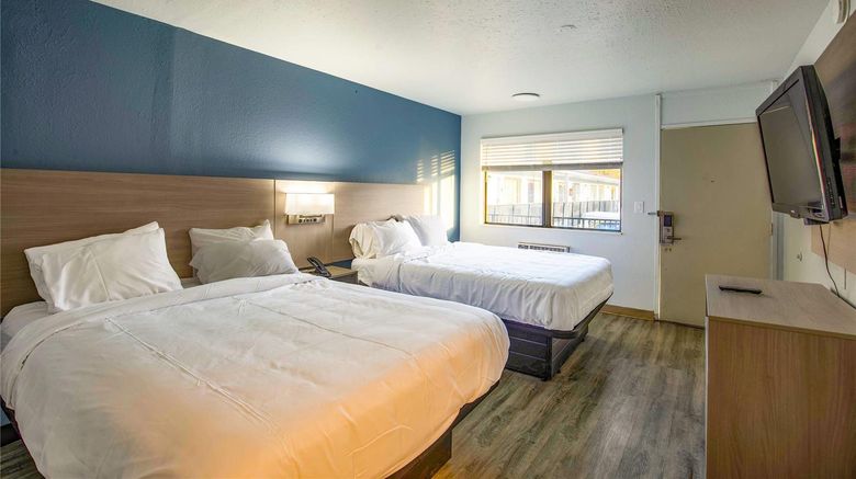 <b>Suburban Studios South Bend Suite</b>. Images powered by <a href="https://iceportal.shijigroup.com/" title="IcePortal" target="_blank">IcePortal</a>.