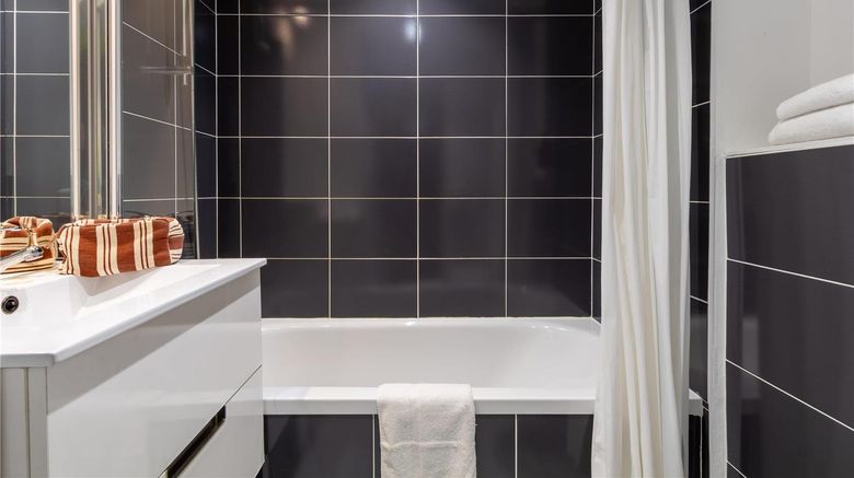 <b>Hotel Akena Nantes Orvault Suite</b>. Images powered by <a href="https://iceportal.shijigroup.com/" title="IcePortal" target="_blank">IcePortal</a>.