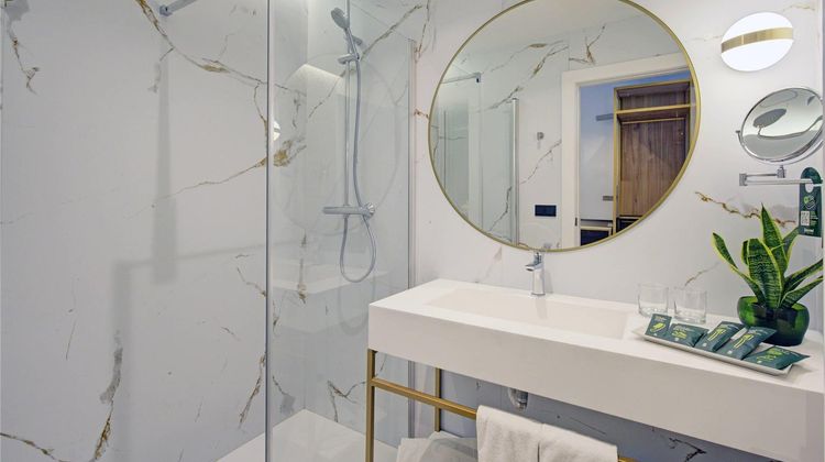 Sercotel HMO Martina Room