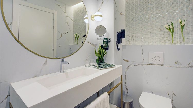Sercotel HMO Martina Room