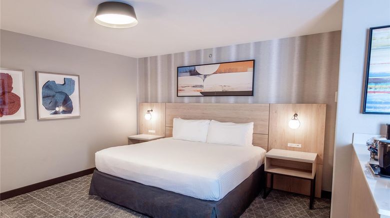 <b>Diamond Jo Worth Casino Hotel Suite</b>. Images powered by <a href="https://iceportal.shijigroup.com/" title="IcePortal" target="_blank">IcePortal</a>.