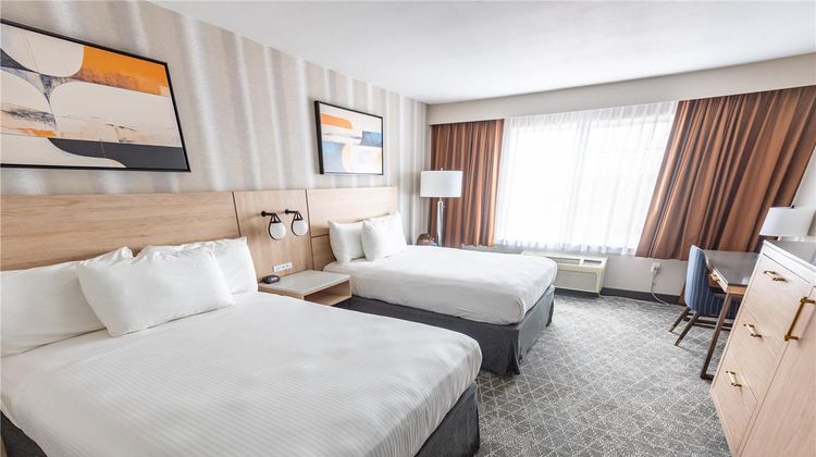 Diamond Jo Worth Casino Hotel Room