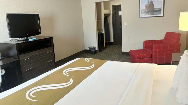AmericInn by Wyndham Holland Room