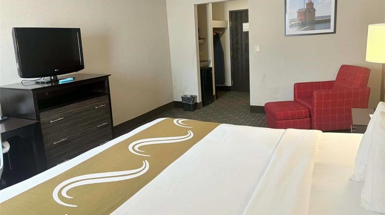 <b>AmericInn by Wyndham Holland Room</b>. Images powered by <a href="https://iceportal.shijigroup.com/" title="IcePortal" target="_blank">IcePortal</a>.