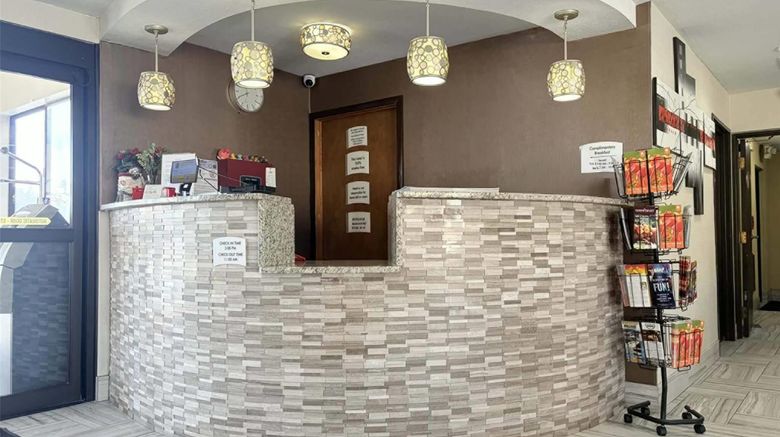 <b>AmericInn by Wyndham Holland Lobby</b>. Images powered by <a href="https://iceportal.shijigroup.com/" title="IcePortal" target="_blank">IcePortal</a>.