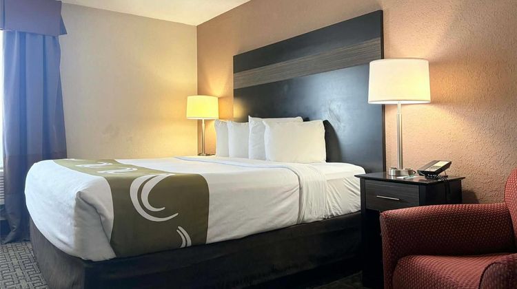 AmericInn by Wyndham Holland Room