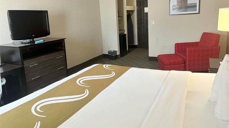 AmericInn by Wyndham Holland Room