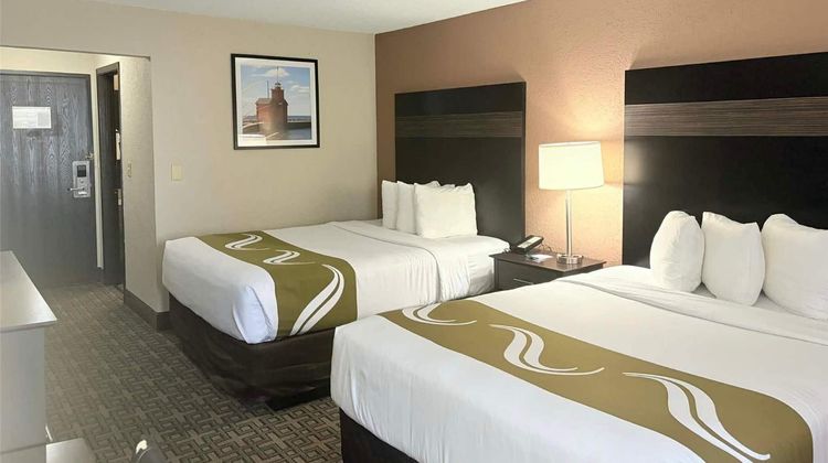 AmericInn by Wyndham Holland Room
