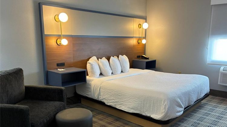 AmericInn by Wyndham Holland Room
