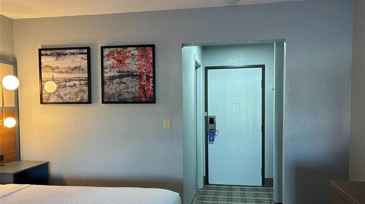 AmericInn by Wyndham Holland Room