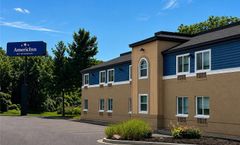 AmericInn by Wyndham Holland