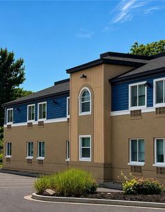 AmericInn by Wyndham Holland