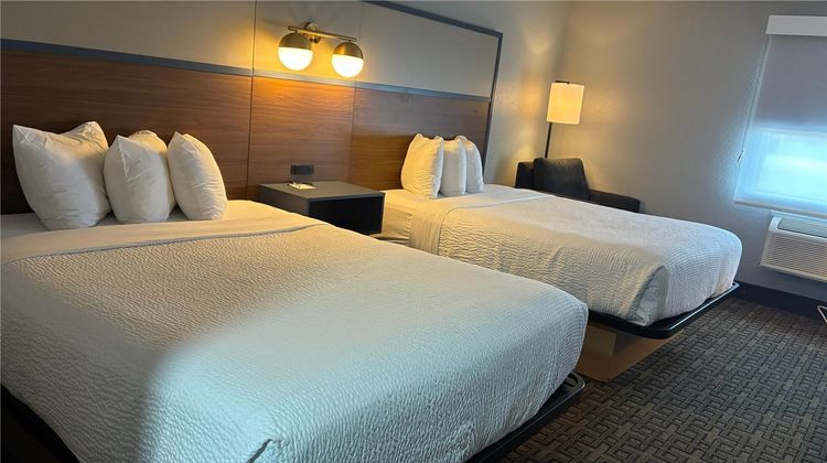 AmericInn by Wyndham Holland Room