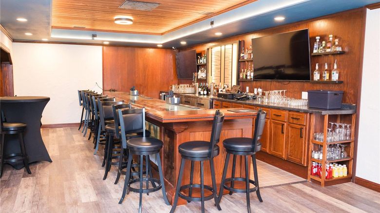 <b>The Chateau Hotel & Conference Center Restaurant</b>. Images powered by <a href="https://iceportal.shijigroup.com/" title="IcePortal" target="_blank">IcePortal</a>.