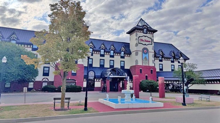 The Chateau Hotel & Conference Center Exterior