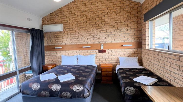 Colac Mid City Motel & Suites Room