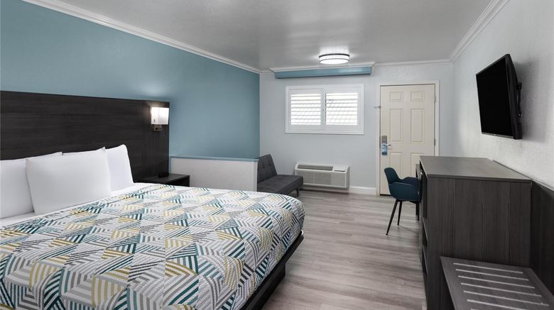 <b>Red Lion Inn & Suites Lemoore Room</b>. Images powered by <a href="https://iceportal.shijigroup.com/" title="IcePortal" target="_blank">IcePortal</a>.