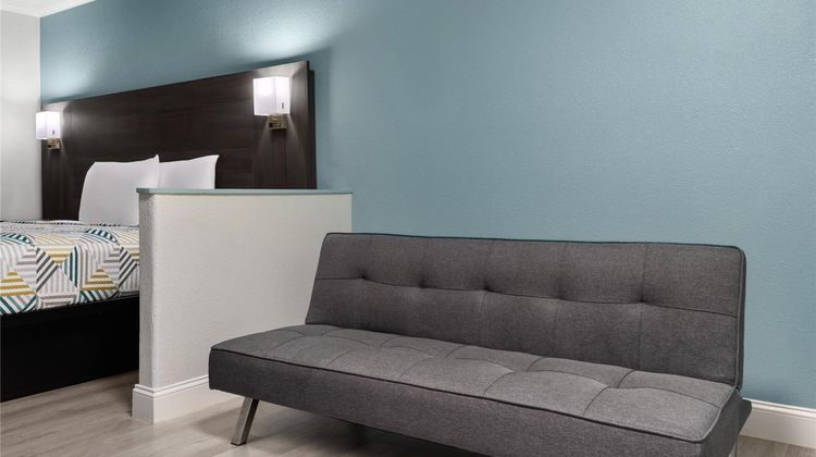 Red Lion Inn & Suites Lemoore Room