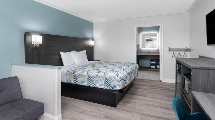 Red Lion Inn & Suites Lemoore Room