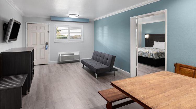 Red Lion Inn & Suites Lemoore Room