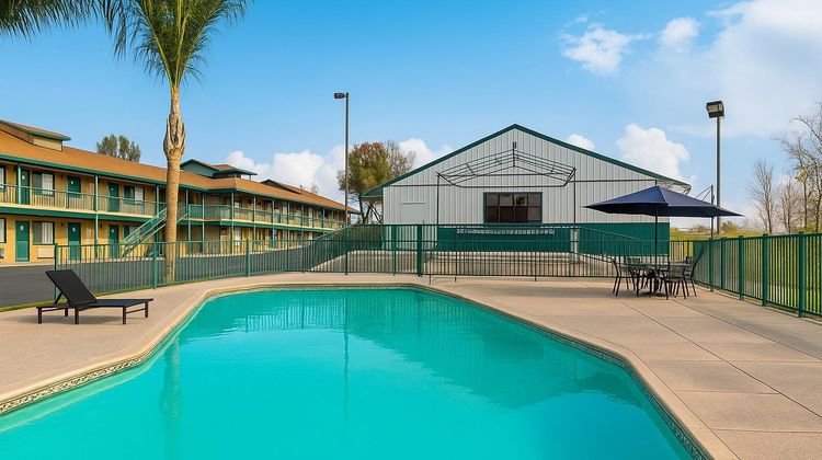 Red Lion Inn & Suites Lemoore Pool