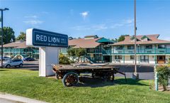 Red Lion Inn & Suites Lemoore