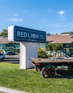 Red Lion Inn & Suites Lemoore