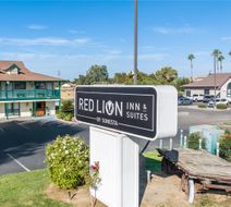 Red Lion Inn & Suites Lemoore Exterior