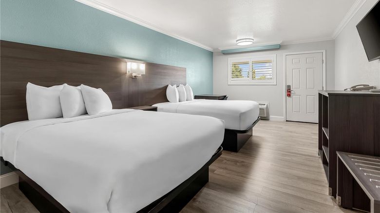 <b>Red Lion Inn & Suites Lemoore Room</b>. Images powered by <a href="https://iceportal.shijigroup.com/" title="IcePortal" target="_blank">IcePortal</a>.