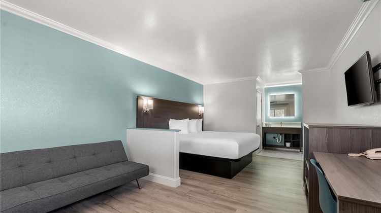 Red Lion Inn & Suites Lemoore Room