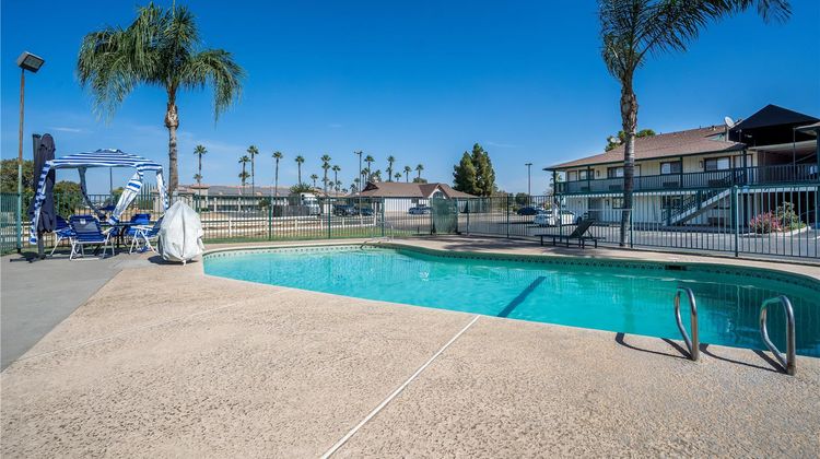Red Lion Inn & Suites Lemoore Pool