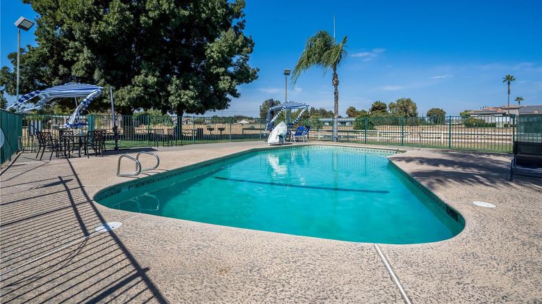 <b>Red Lion Inn & Suites Lemoore Pool</b>. Images powered by <a href="https://iceportal.shijigroup.com/" title="IcePortal" target="_blank">IcePortal</a>.
